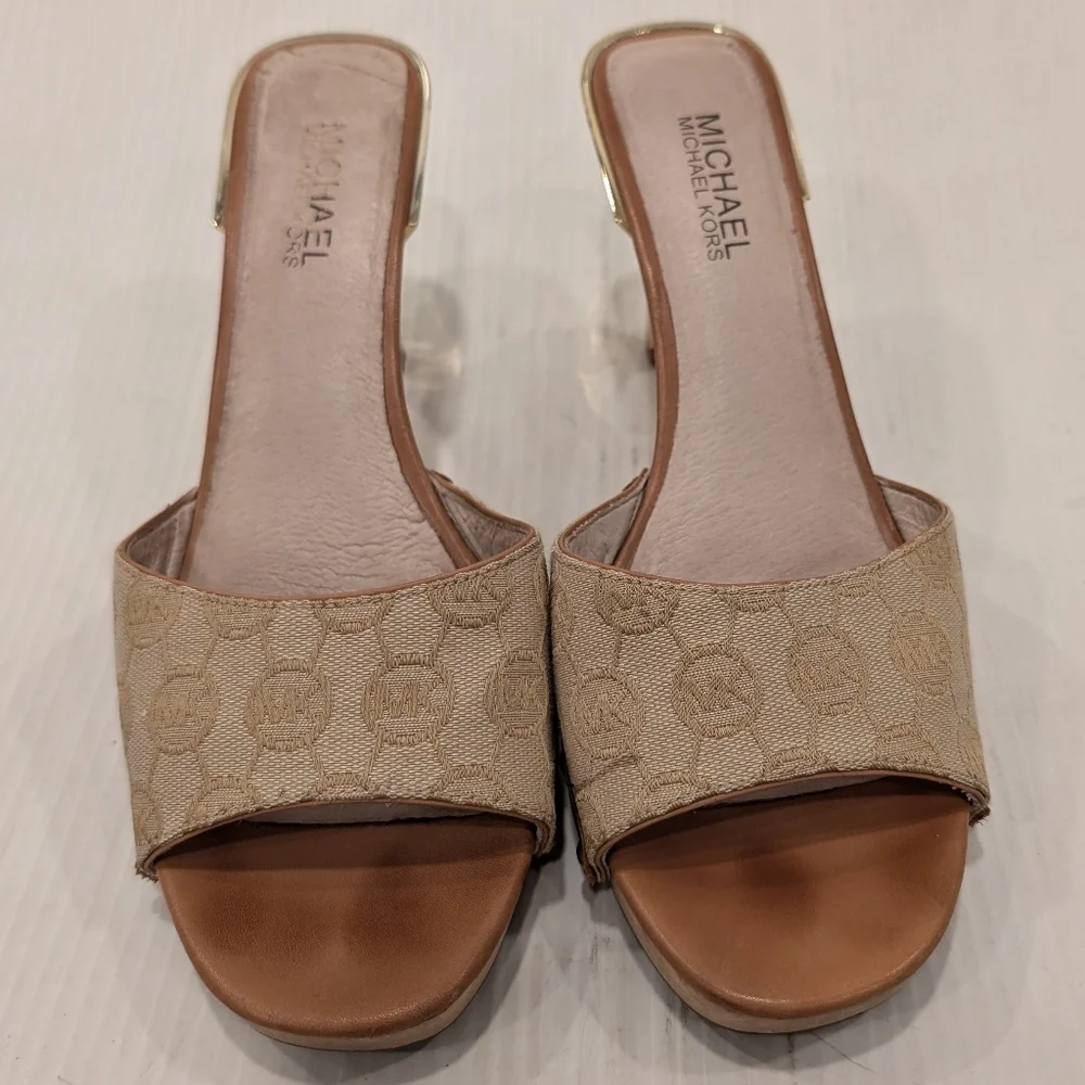 MICHAEL KORS monogrammed strap studded wooden clog heeled sandals size 9